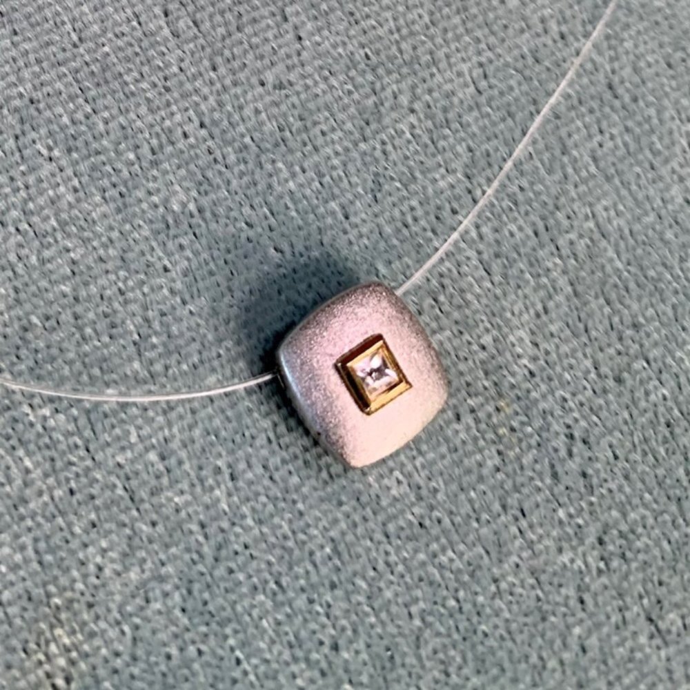 💐2 for $15 EUC Avon Necklace Floating Pendant